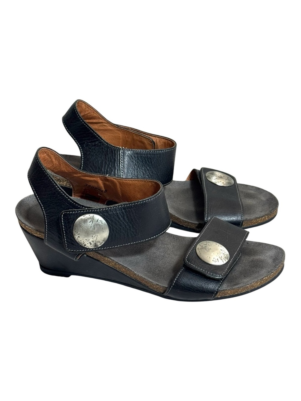 Taos Carousel 3 Black Leather Wedge Comfort Sandals Medallion Size 40 / 9-9.5